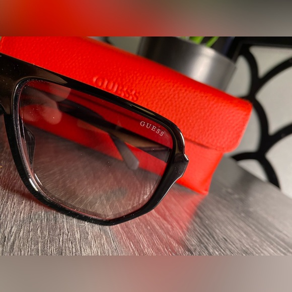 GUESS Sunglasses - Picture 4 of 5